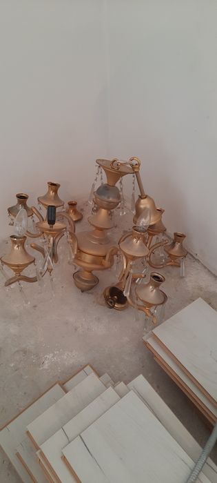 Продам большие люстры