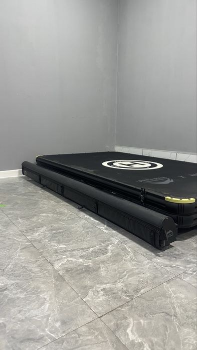 Автопалатка с маркизой и лестницей