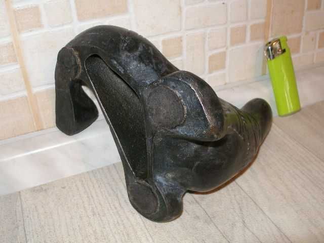 Чугунена Фигура Скулптура