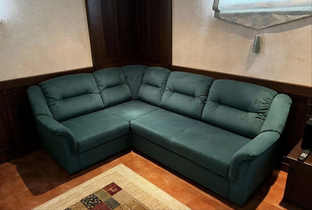 Перетяжка ремонт и реставрация мягкой мебели