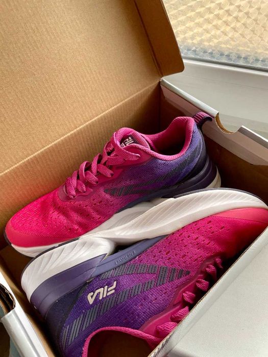 Кроссовки FILA. 36 Размер