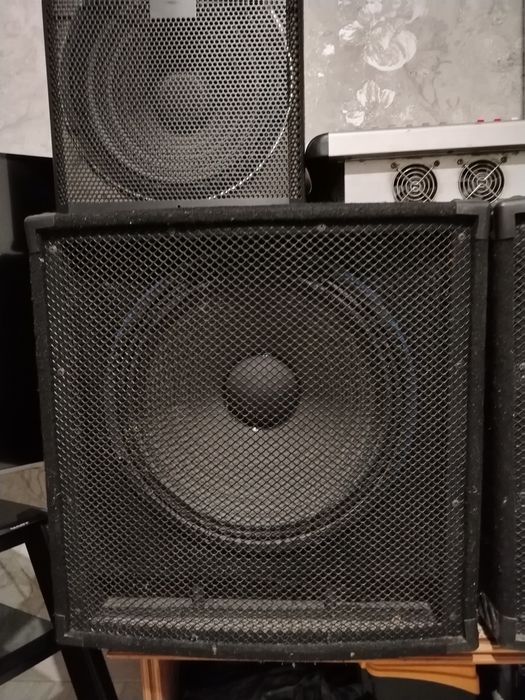 Колонки с усилителем.