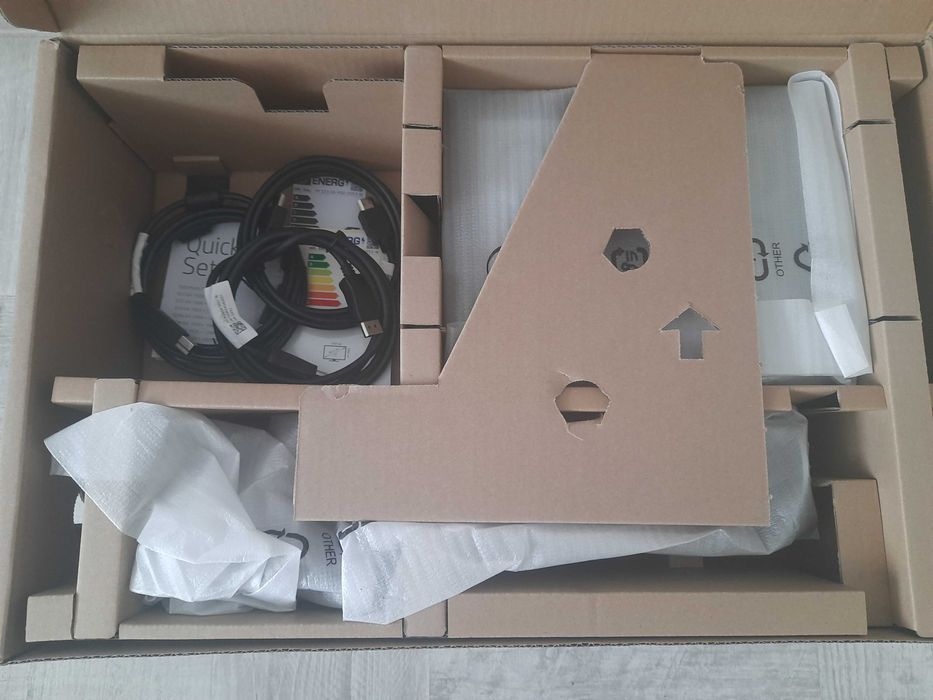 Monitor 23 inch HP E23 G4 IPS, gama business. Nou. Impecabil!