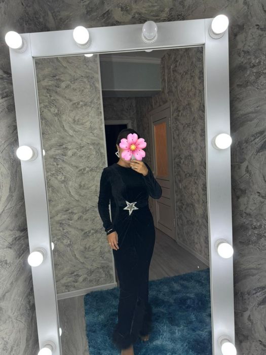 Платья с перьями