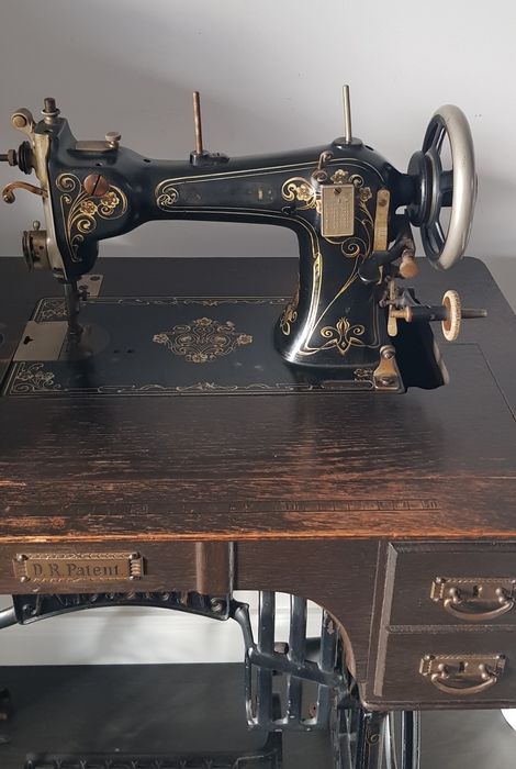 Mașină veche de cusut