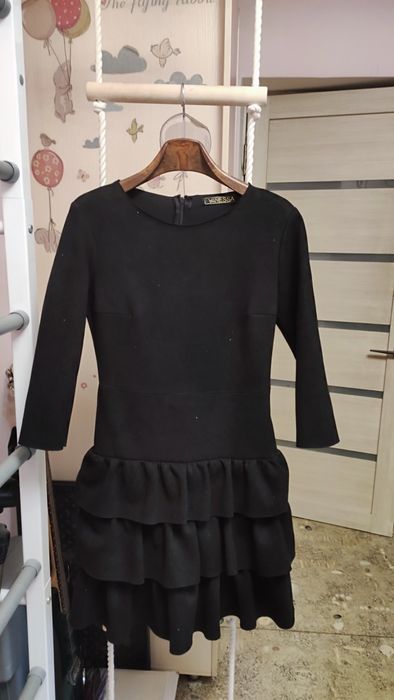 Отдам Праздничные платья на девочку-подростка