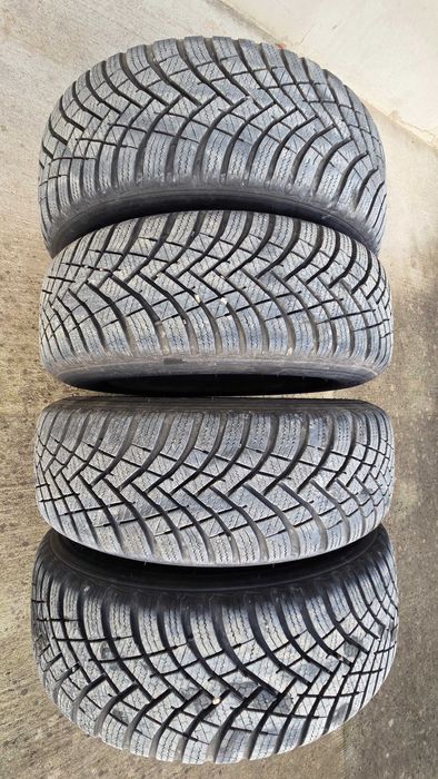Anvelope iarna Hankook 175 65 R14 cu jante Renault