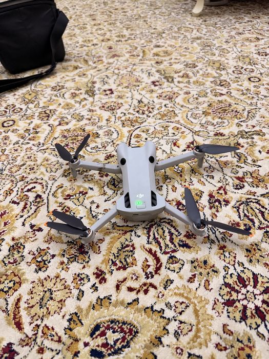 Дрон DJI Mini 4 Pro