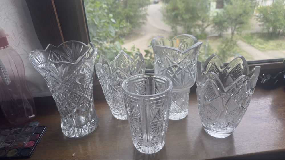 Продам хрустальные вазы