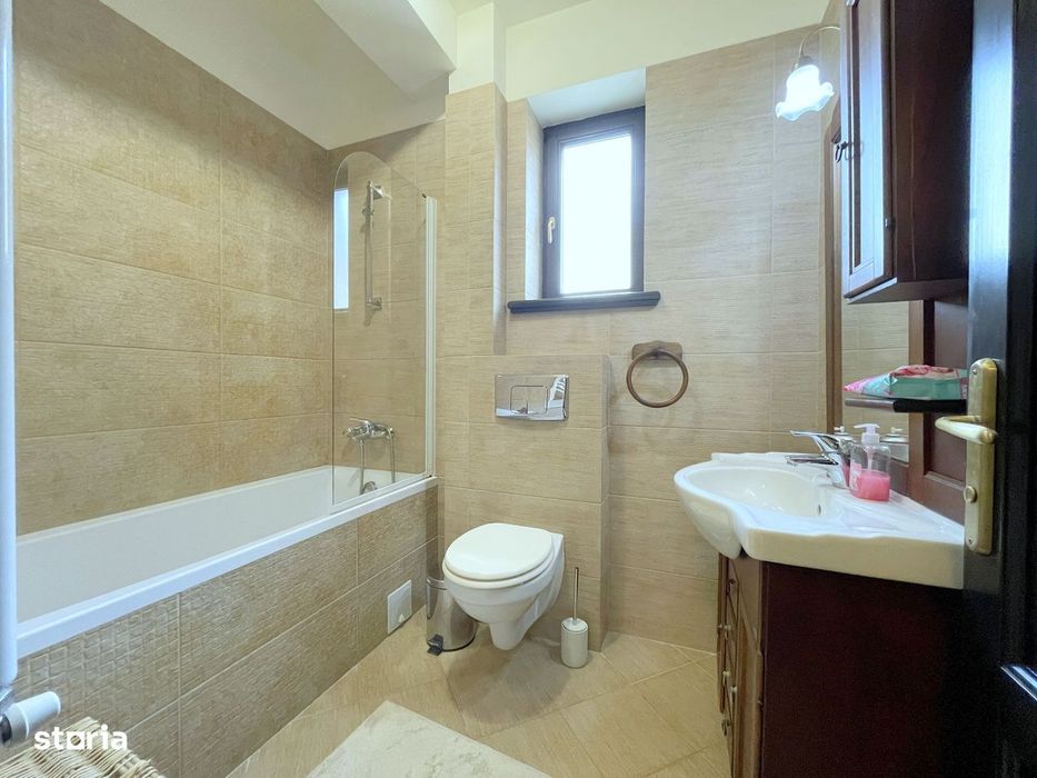 Apartament 3 camere - zona Mircea cel Batran