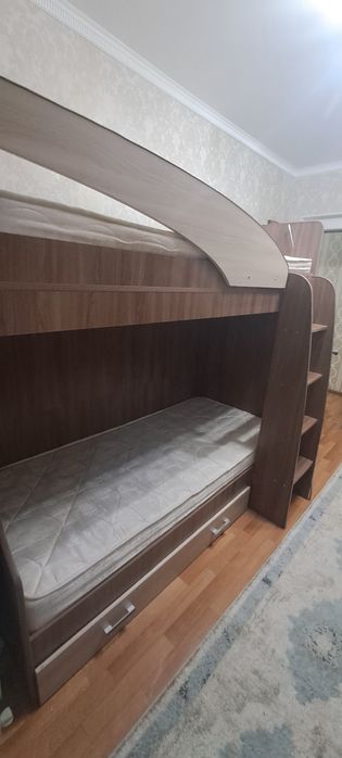 Двухярусная кровать