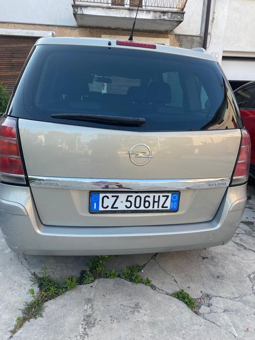 Injectoare opel zafira  b 1.9 cdti  astra h  0445110  243