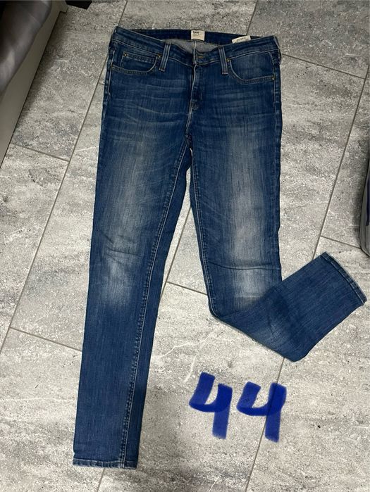 Костюмы и джинсы девочковые