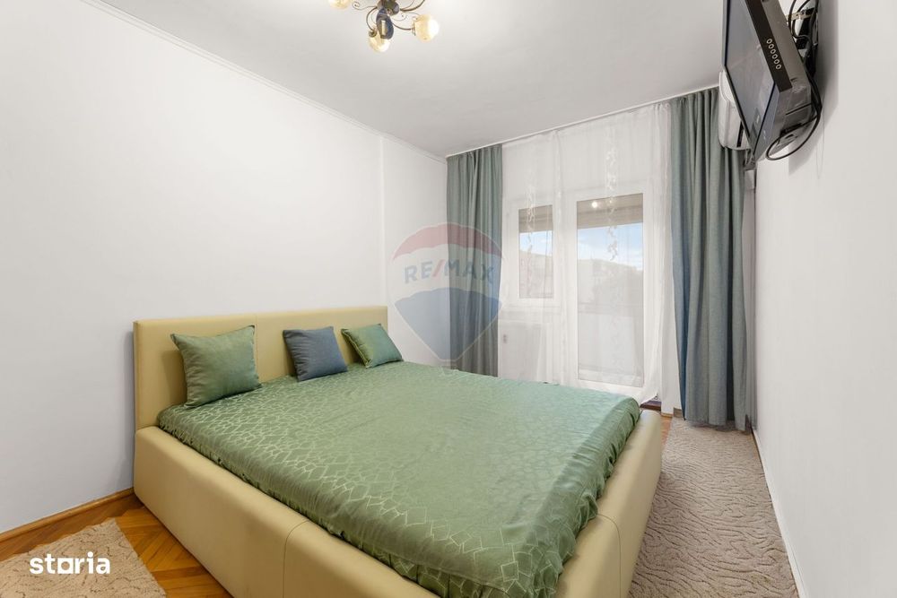 Apartament 4 camere Micalaca + loc de parcare