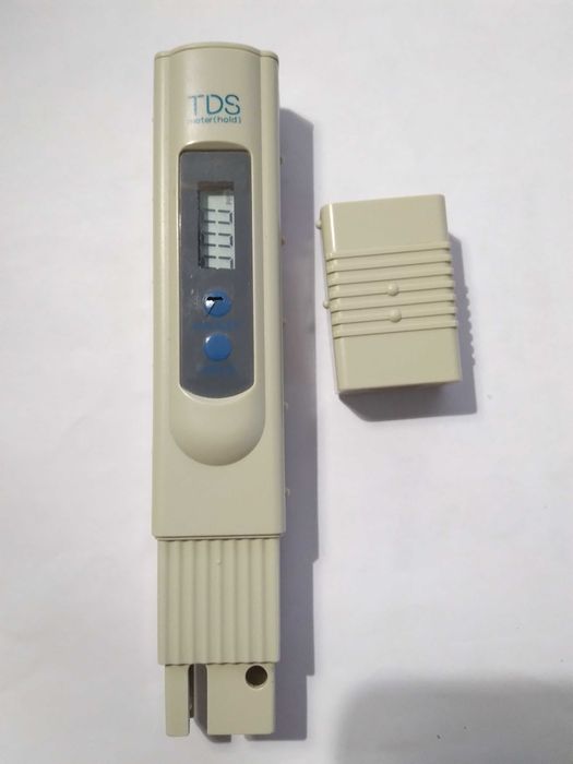 Aparat pentru masurarea calitatii apei potabile (TDS-metru)