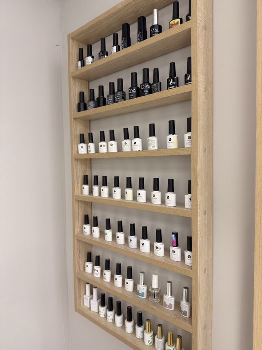 Продам  две полочки для лаков