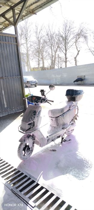 Skuter elektra yadea