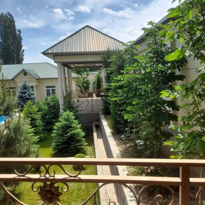 Продается прекрасный дом у озера. Сиджак.