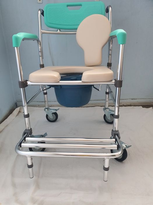 Scaun mobil cu toaletă,nou,nefolosit!