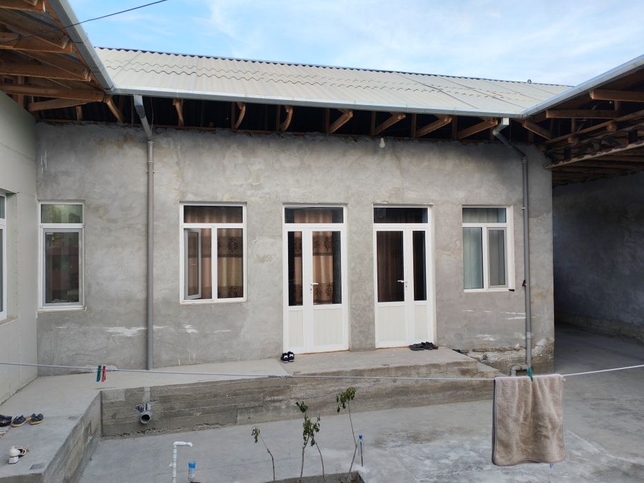 Ховли уй сотилади