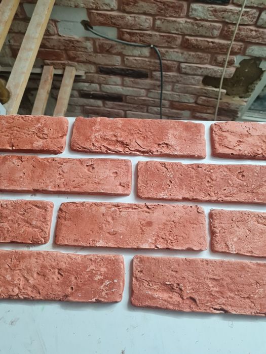 Красный декоративный кирпич из гипса