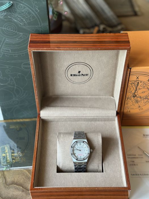 Audemars Piguet Royal Oak 33mm Quartz - ДАМСКИ МОДЕЛ