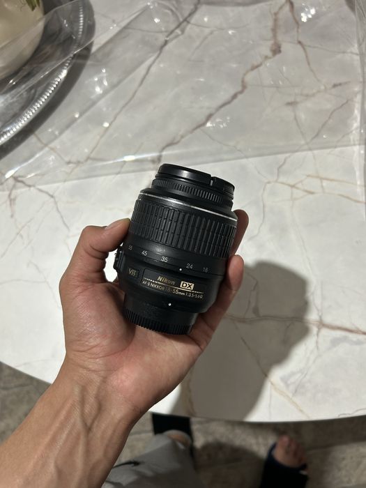 Nikon обектив 18-55