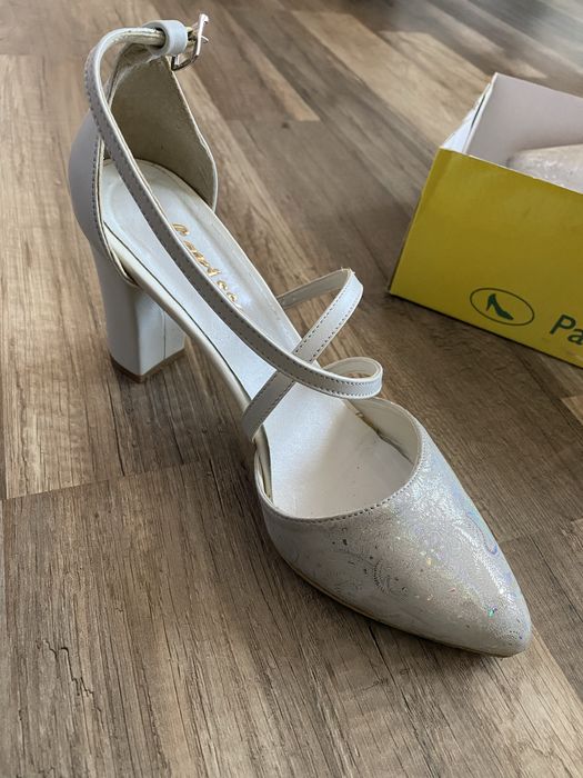 Pantofi eleganti de dama