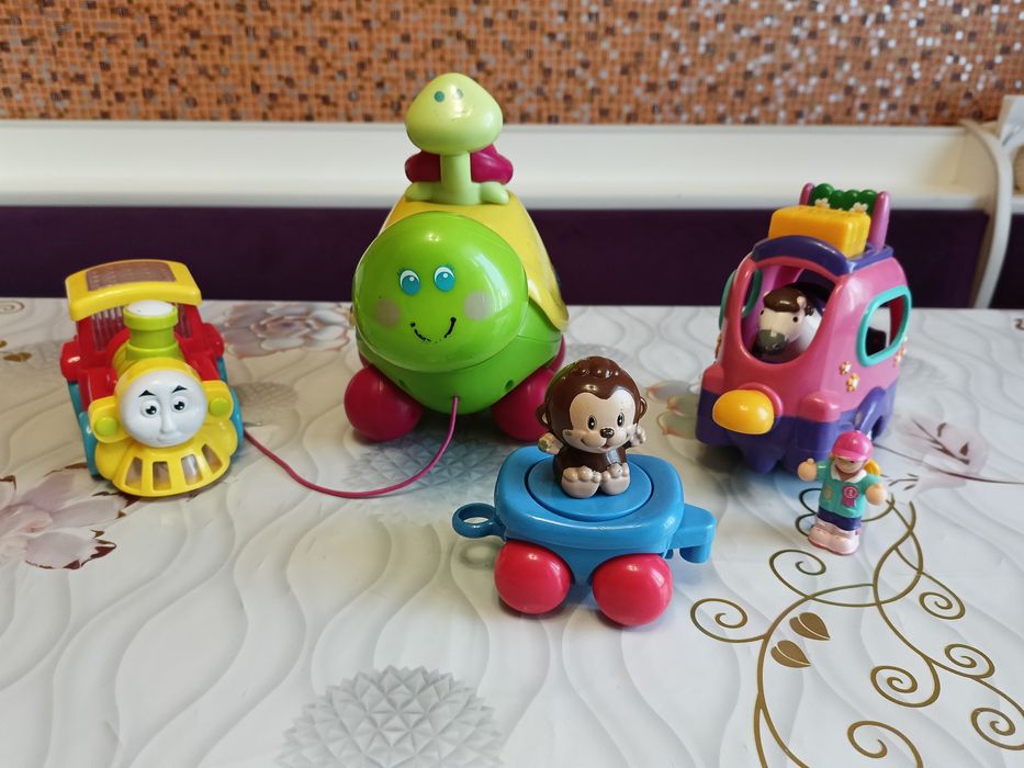 Развивающие игрушки для малышей.