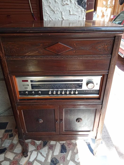 Pt. Colectionari: radio amlificator