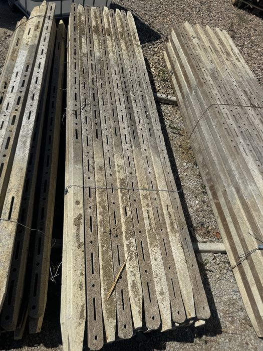 Stalpi de beton / Spalieri pentru gard, vie, zmeura etc