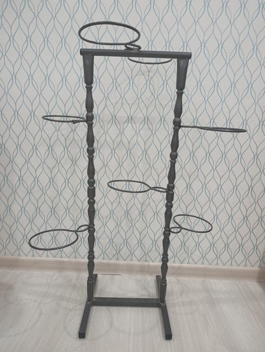 Подставка под комнатные цветы