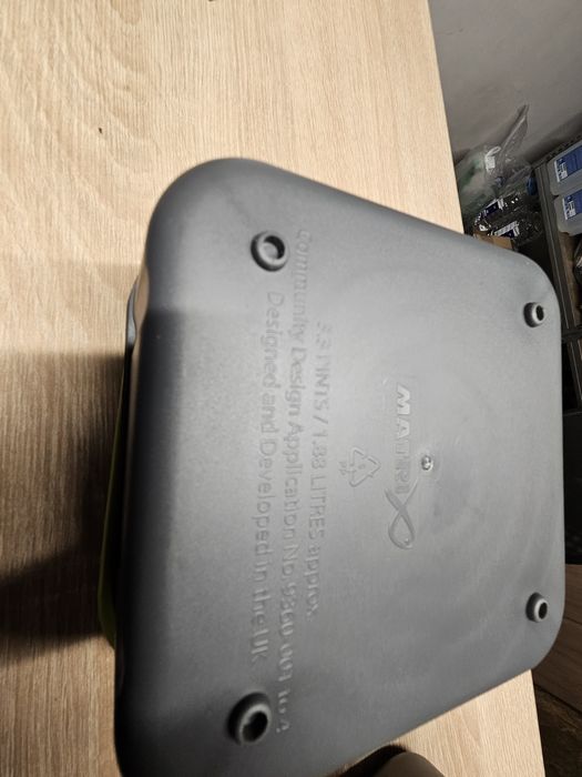 Vând set bacuri nadă Caperlan si cuti Matrix