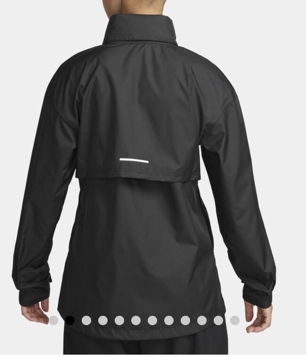 Дамска ветровка Nike