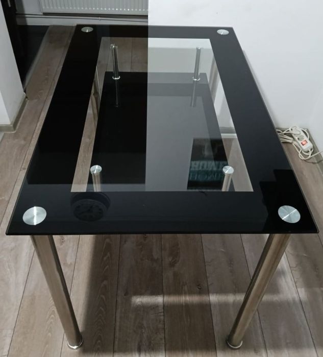 Vând masă de sticla