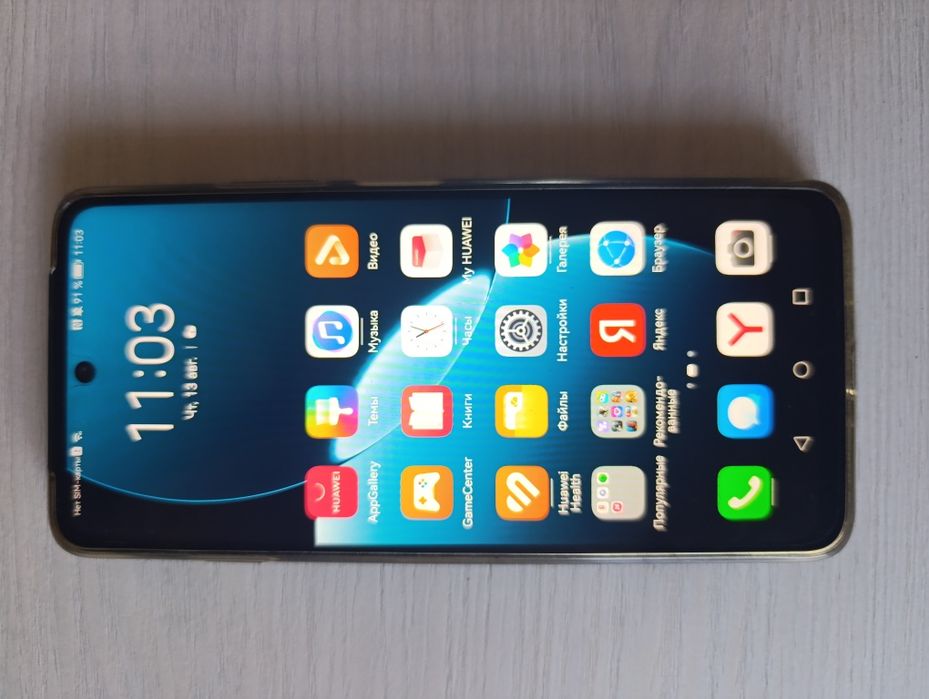 Телефон HUAWEI 8/256.