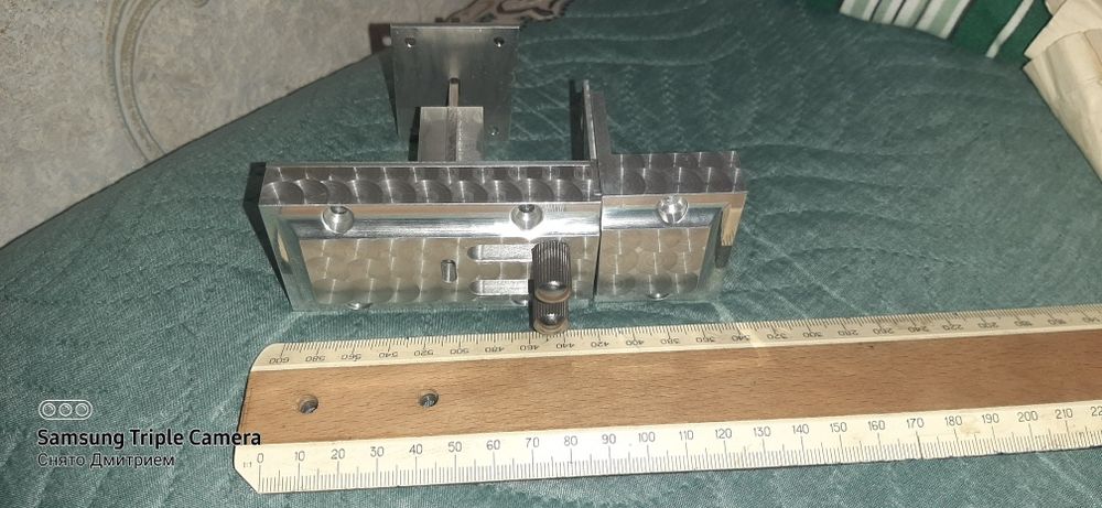 Продам замок ригельный накладной.