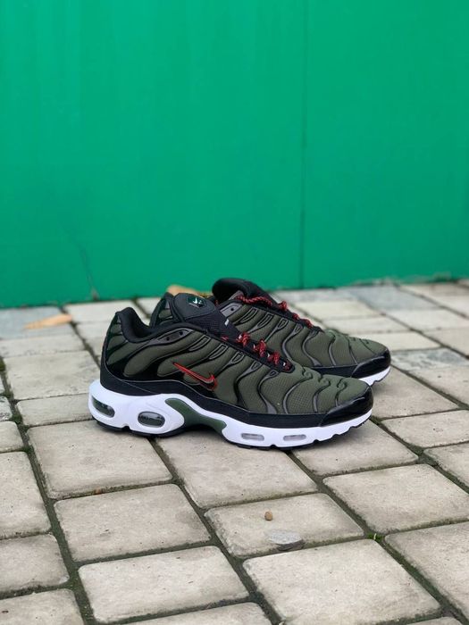 Новся Nike Air max Tn