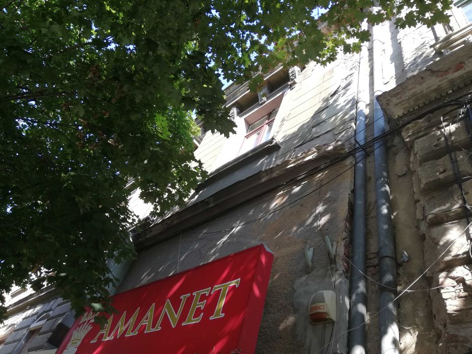 Inchiriez-vand spatiu comercia format din parter 28m2 si mansarda 40m2