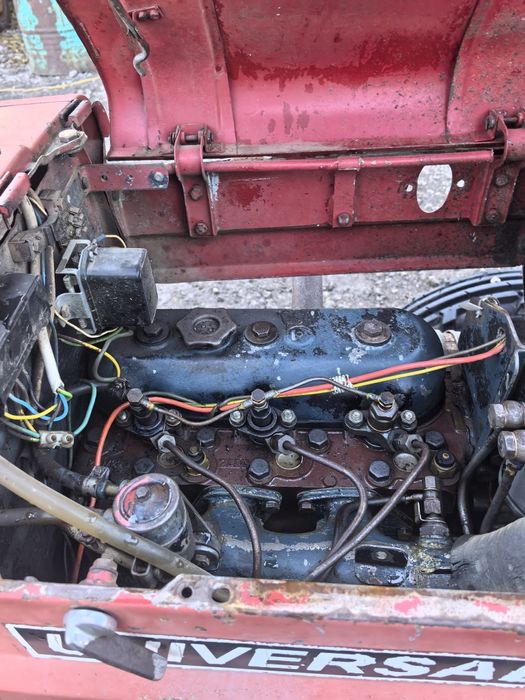 Tractor universal 445