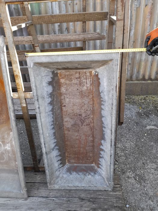 Ламаринено Корито,леген,закачалки и дръжки за шкафове