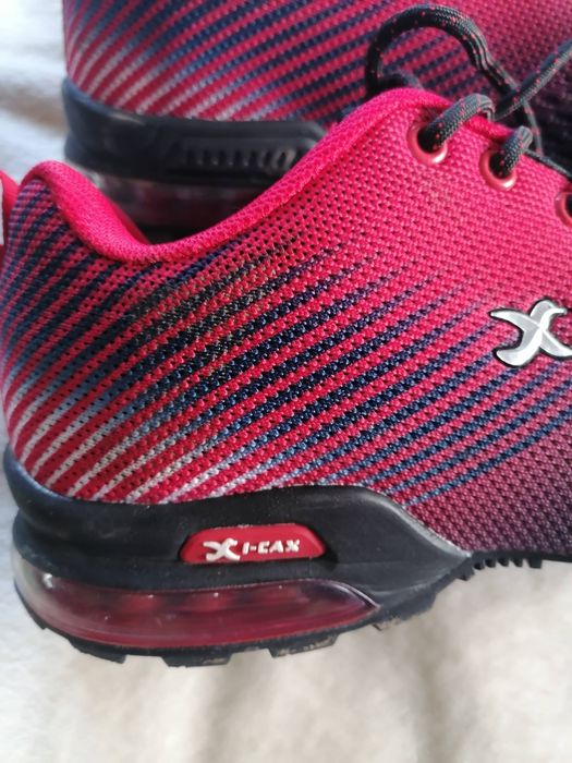 Спортни/туристически обувки - 39