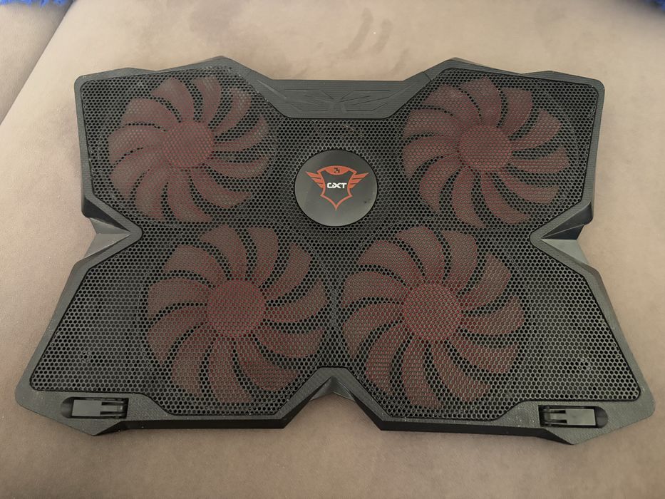 Охлаждающая подставка для ноутбука