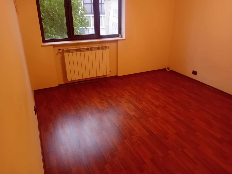 Ap 2 cam Precista Laguna 55mp etaj 1 lux decomandat bloc nou centrala