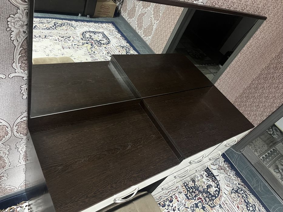 Продам кровать с матрасом и столик