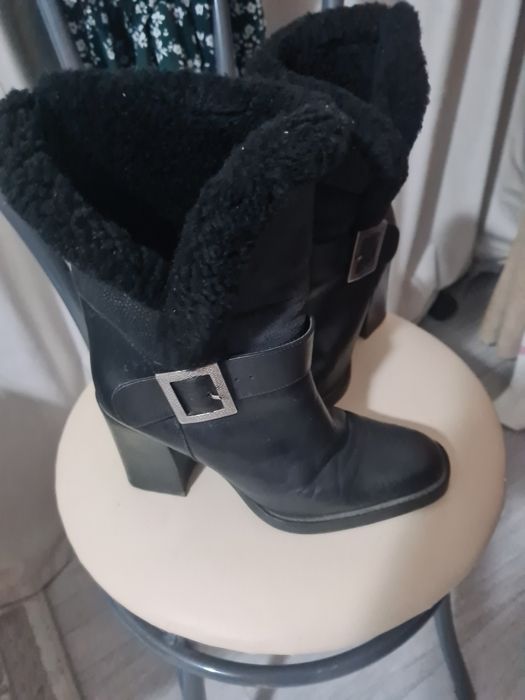 Продам женские сапоги