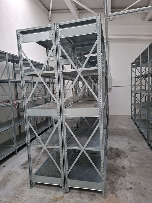 Rafturi metalice pentru depozitare marfa manuala si arhiva