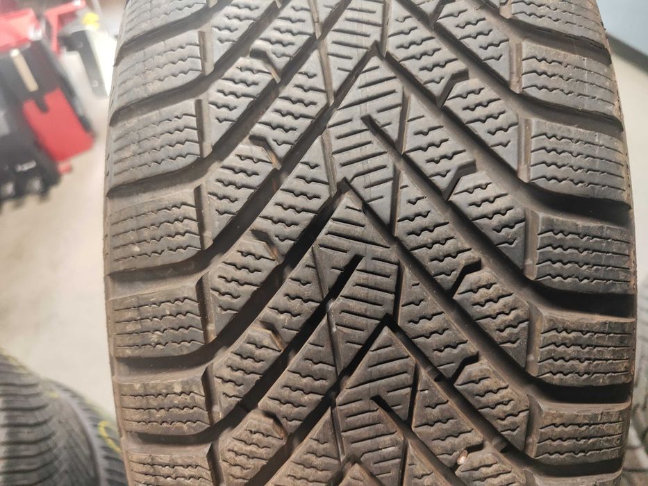 2бр.зимни гуми 235/60/18 Pirelli