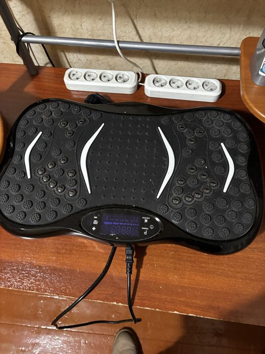 Виброплатформа для домашнено фитнеса