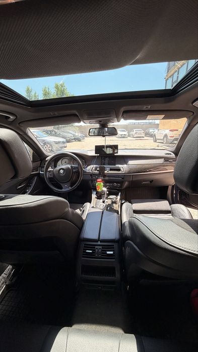 BMW 5 Series 2011 — imagine 4